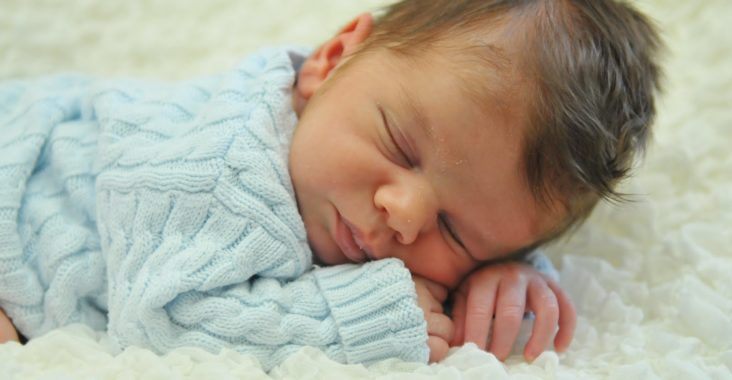 новорожденный мало спит